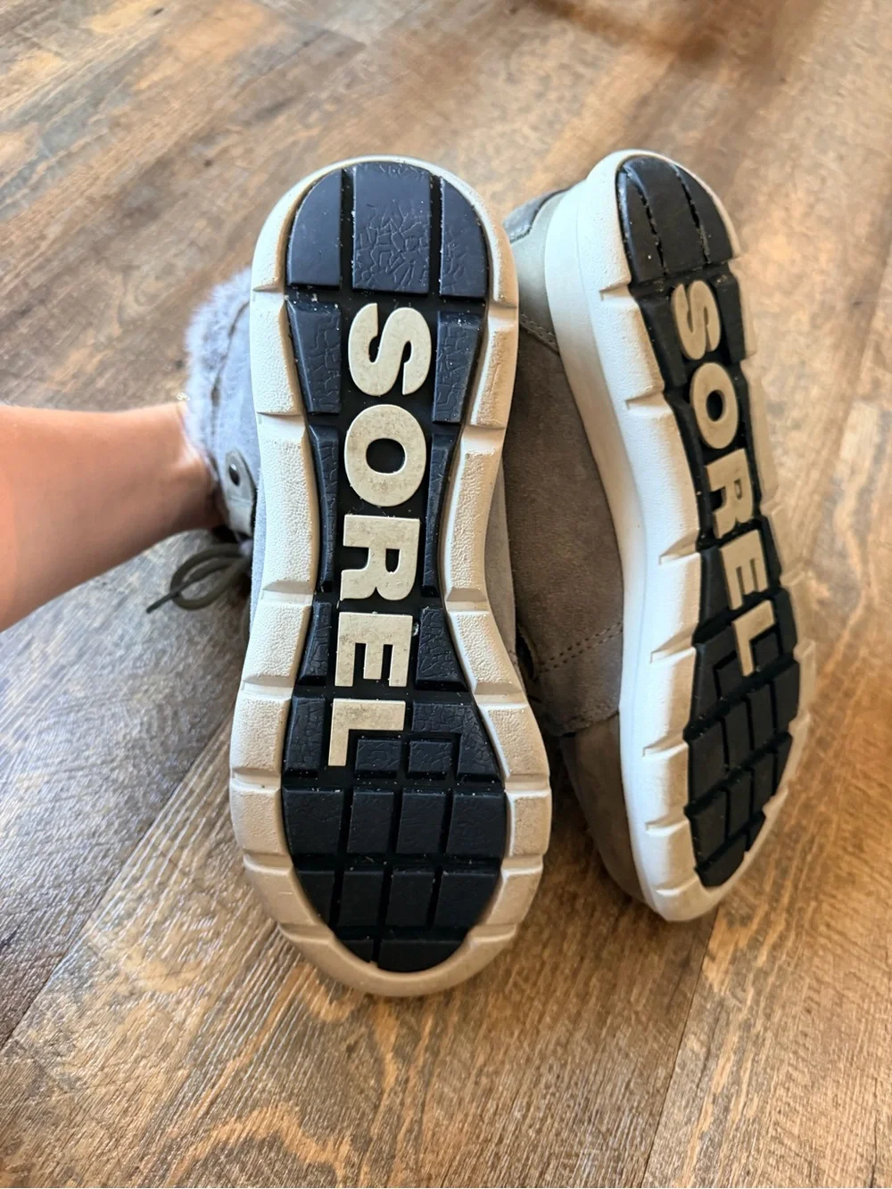 Sorel Explorer Joan Faux Fur Winter Boots – Gray – Women’s Size 10